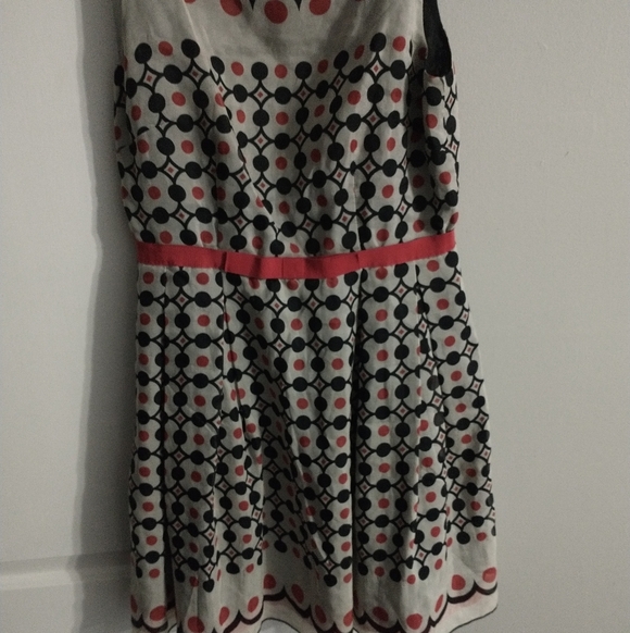 Anna Sui Dresses & Skirts - Anna Sui Stylish 100%silk Lined Dress with Red and Black Pattern